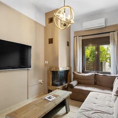 Casa Veranda - 3 Bedroom House With Bbq & Backyard Сasa de vacaciones La Canea