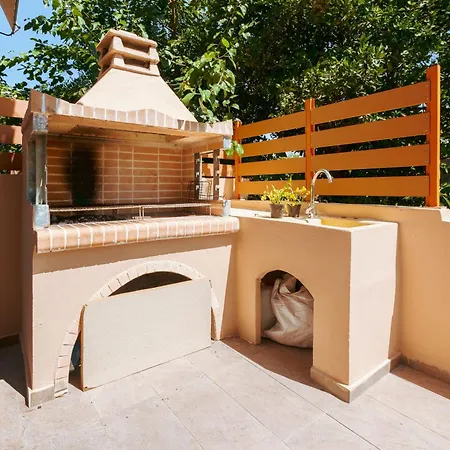 Сasa de vacaciones Casa Veranda - 3 Bedroom House With Bbq & Backyard La Canea